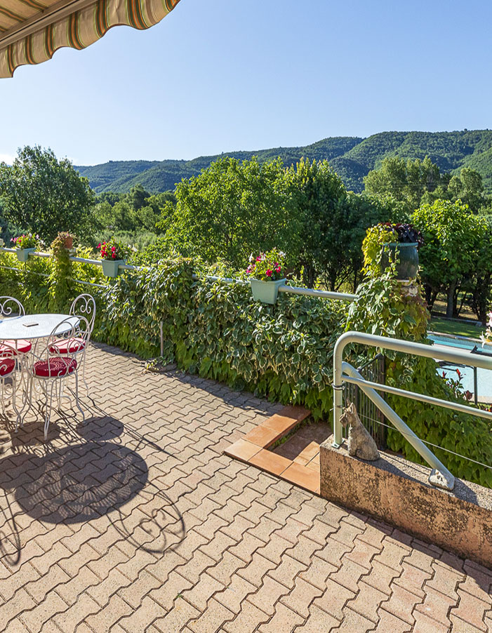 table-bastide-des-roses-chambre-hotes-provence-saint-julien-d-asse